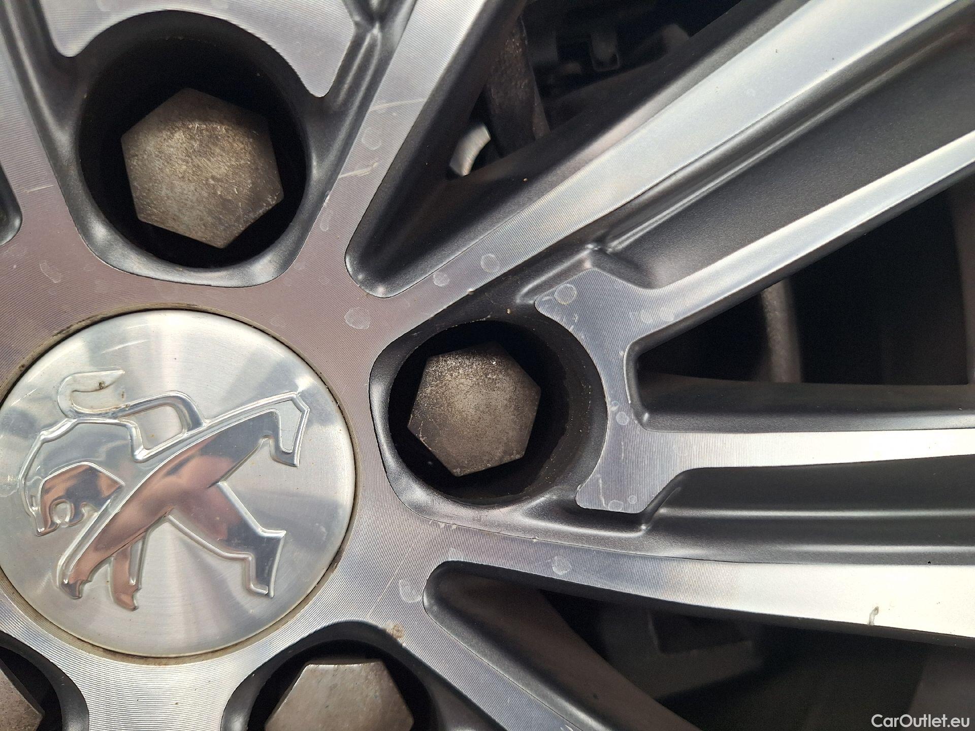  Peugeot  308 Peugeot,  FL'17, Peugeot  1.2 PureTech 130 S&S EAT8 Roadtrip 5d #37