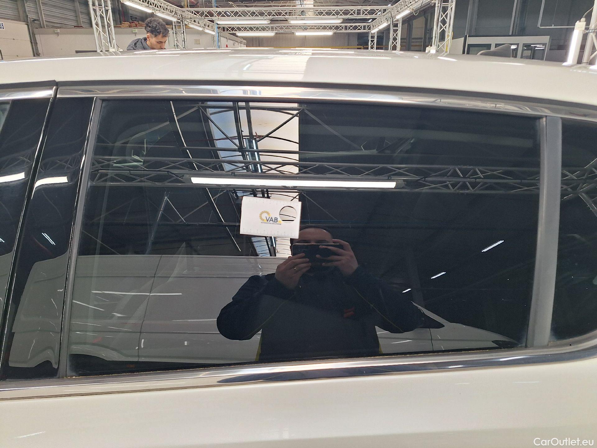  Peugeot  308 Peugeot,  FL'17, Peugeot  1.2 PureTech 130 S&S EAT8 Roadtrip 5d #3