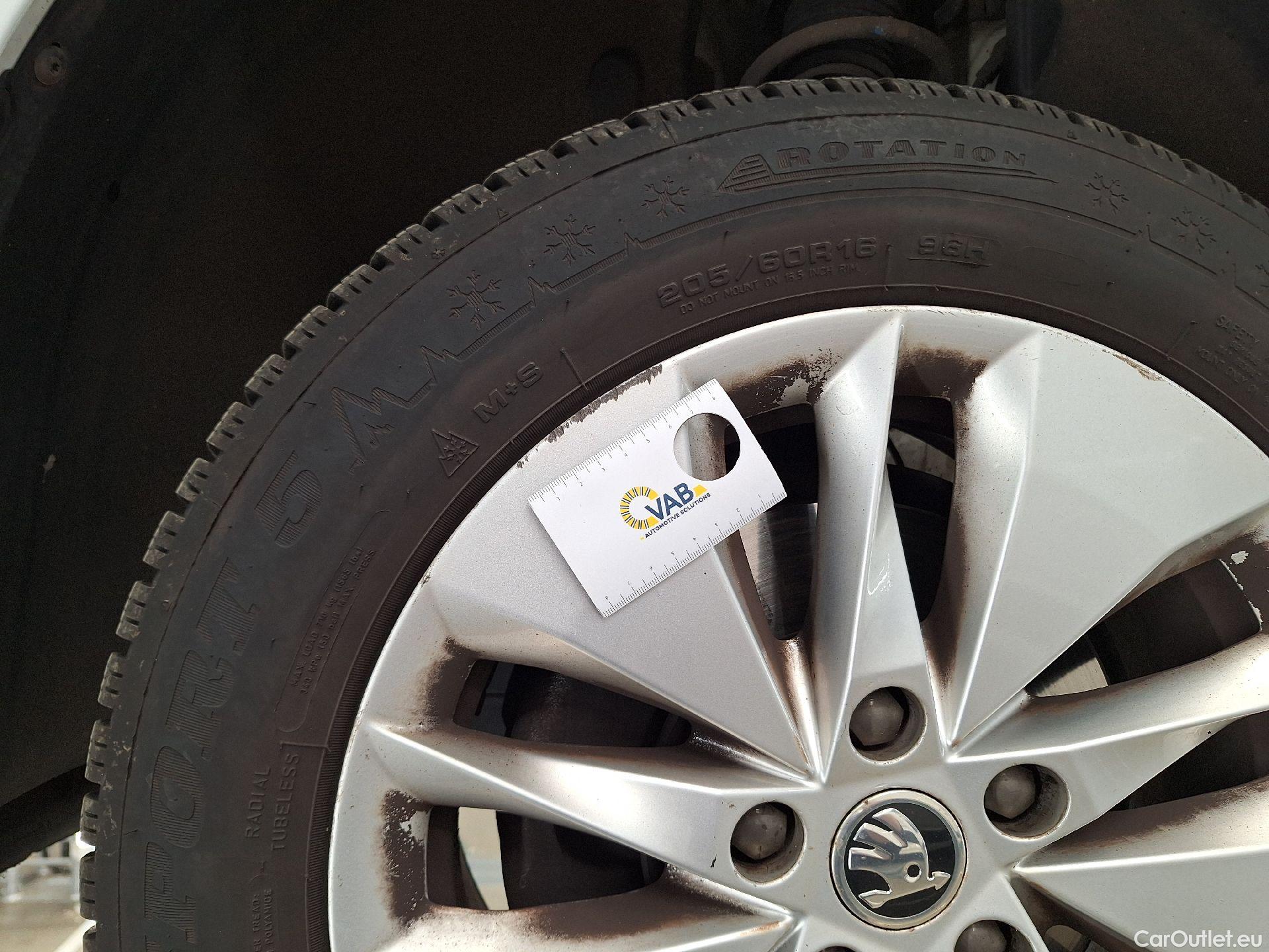  Skoda  Octavia Skoda,  Combi '20, Skoda  Combi 2.0 CRTDI 85kW Ambition 5d #49