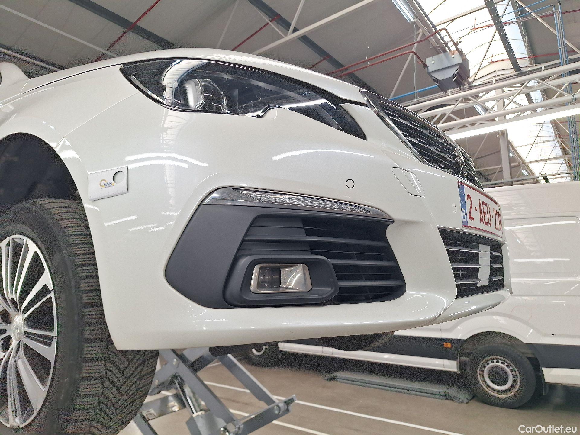  Peugeot  308 Peugeot,  FL'17, Peugeot  1.2 PureTech 130 S&S EAT8 Roadtrip 5d #22