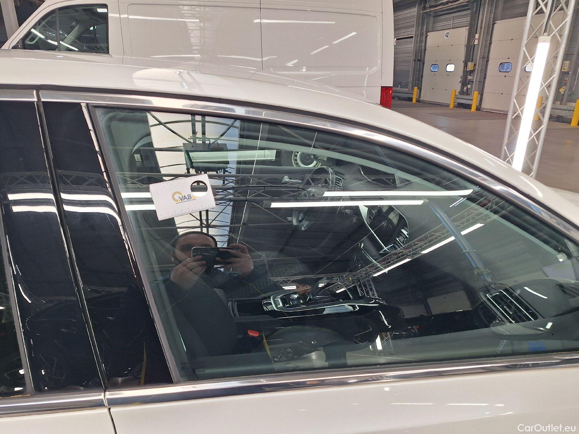  Peugeot  308 Peugeot,  FL'17, Peugeot  1.2 PureTech 130 S&S EAT8 Roadtrip 5d #13