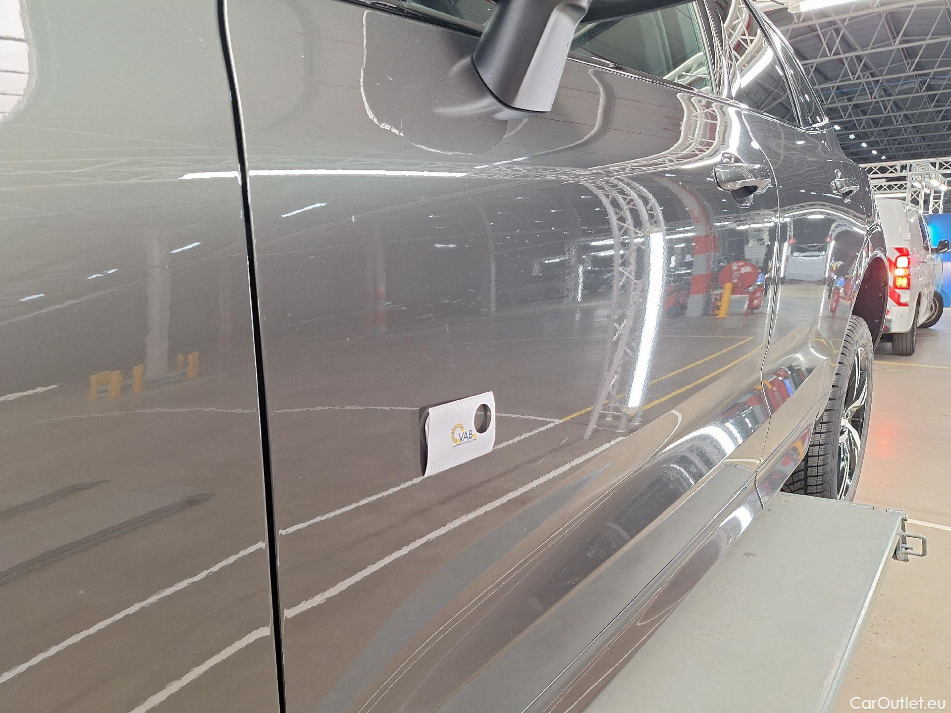  Volvo  XC60 Volvo,  FL'21, Volvo  B4 D Geartronic R-Design 5d #28