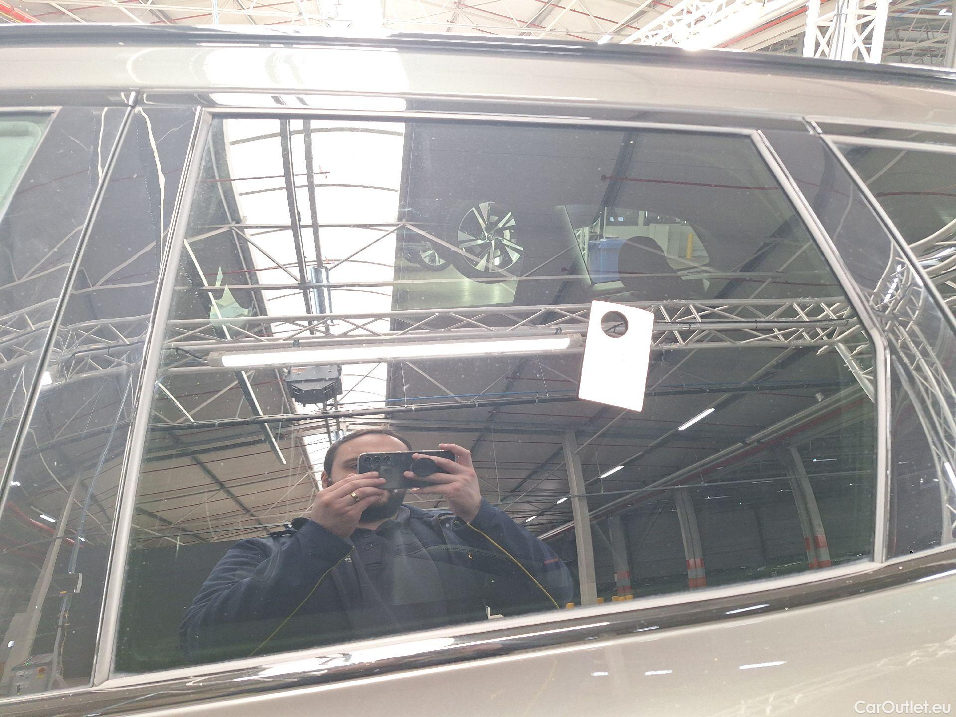  Volvo  XC60 Volvo,  FL'21, Volvo  B4 D Geartronic R-Design 5d #3