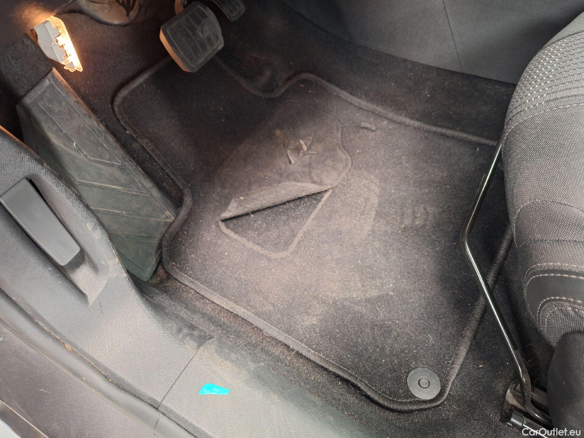  Peugeot  308 Peugeot,  SW FL'17, Peugeot  SW 1.5 BlueHDi 130 S&S EAT8 Allure 5d #29