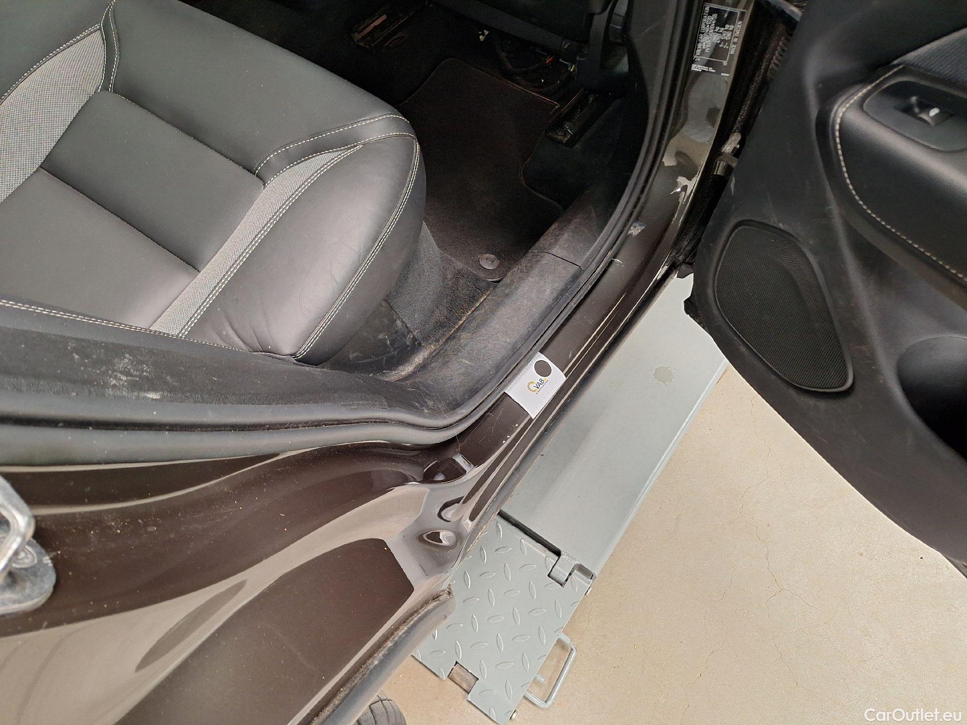  Volvo  XC60 Volvo,  FL'21, Volvo  B4 D Geartronic R-Design 5d #15