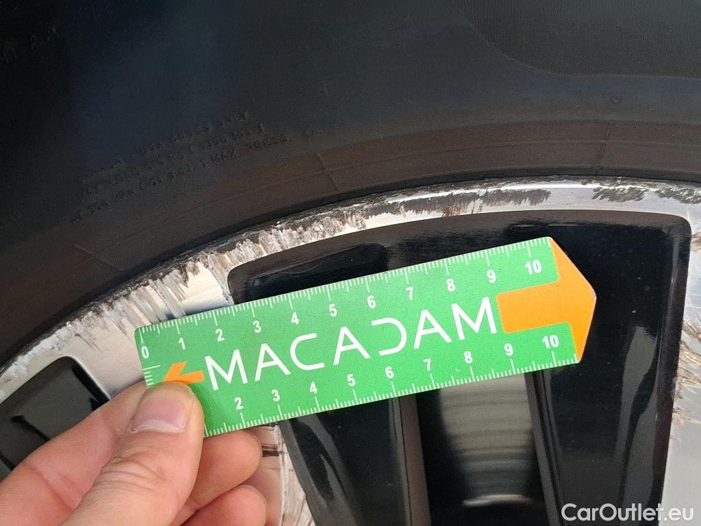  Mercedes  A-Klasse MERCEDES-BENZ Classe A Compact / 2018 / 5P / Berline A 180 d Business Line 8G-DCT #35