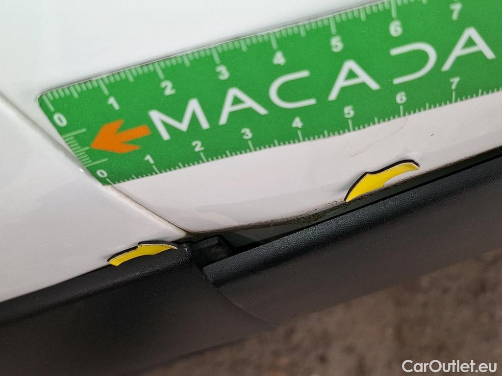  Citroen  C3  Feel Business 1.5 BlueHDI 100CV BVM5 E6dT #3