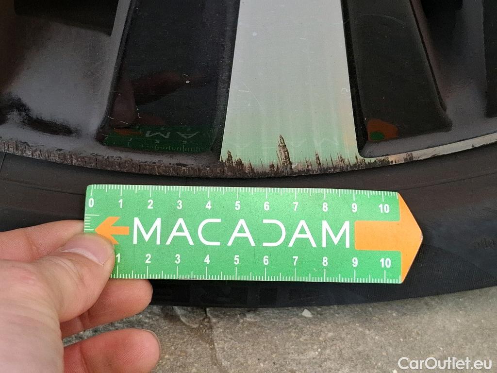  Mercedes  A-Klasse MERCEDES-BENZ Classe A Compact / 2018 / 5P / Berline A 180 d Business Line 8G-DCT #41