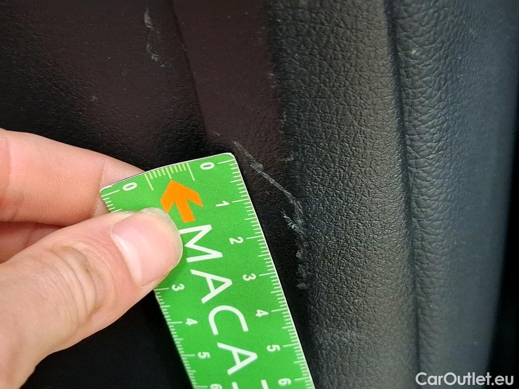  Mercedes  A-Klasse MERCEDES-BENZ Classe A Compact / 2018 / 5P / Berline A 180 d Business Line 8G-DCT #48