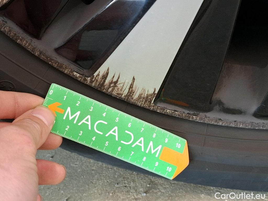  Mercedes  A-Klasse MERCEDES-BENZ Classe A Compact / 2018 / 5P / Berline A 180 d Business Line 8G-DCT #42