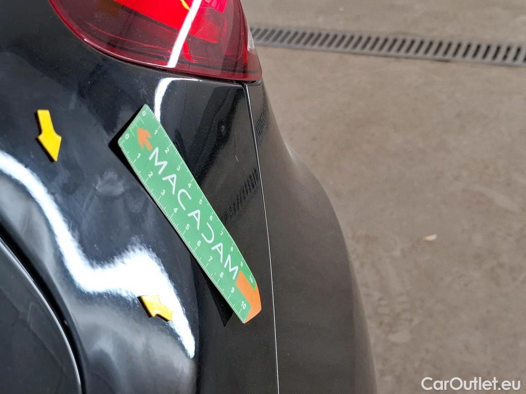  Mercedes  A-Klasse MERCEDES-BENZ Classe A Compact / 2018 / 5P / Berline A 180 d Business Line 8G-DCT #55