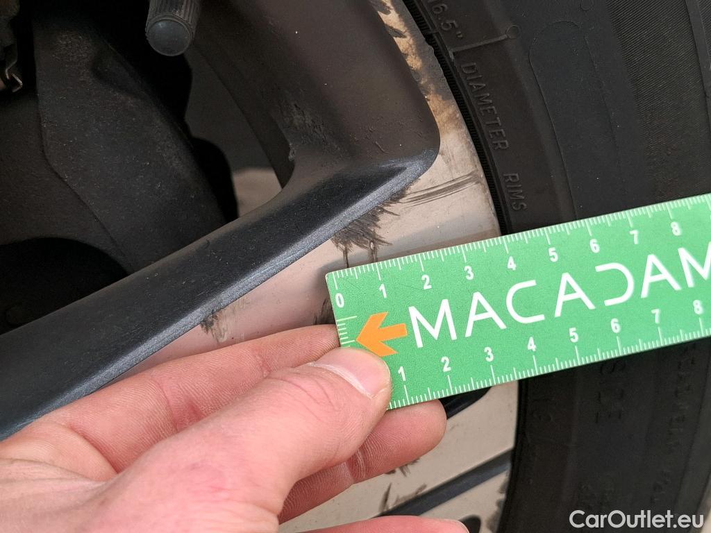  Peugeot  208  Allure Pack 1.2 PureTech 100CV BVA8 E6d #46