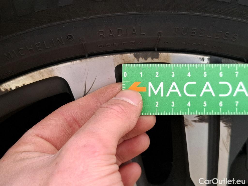  Peugeot  208  Allure Pack 1.2 PureTech 100CV BVA8 E6d #42