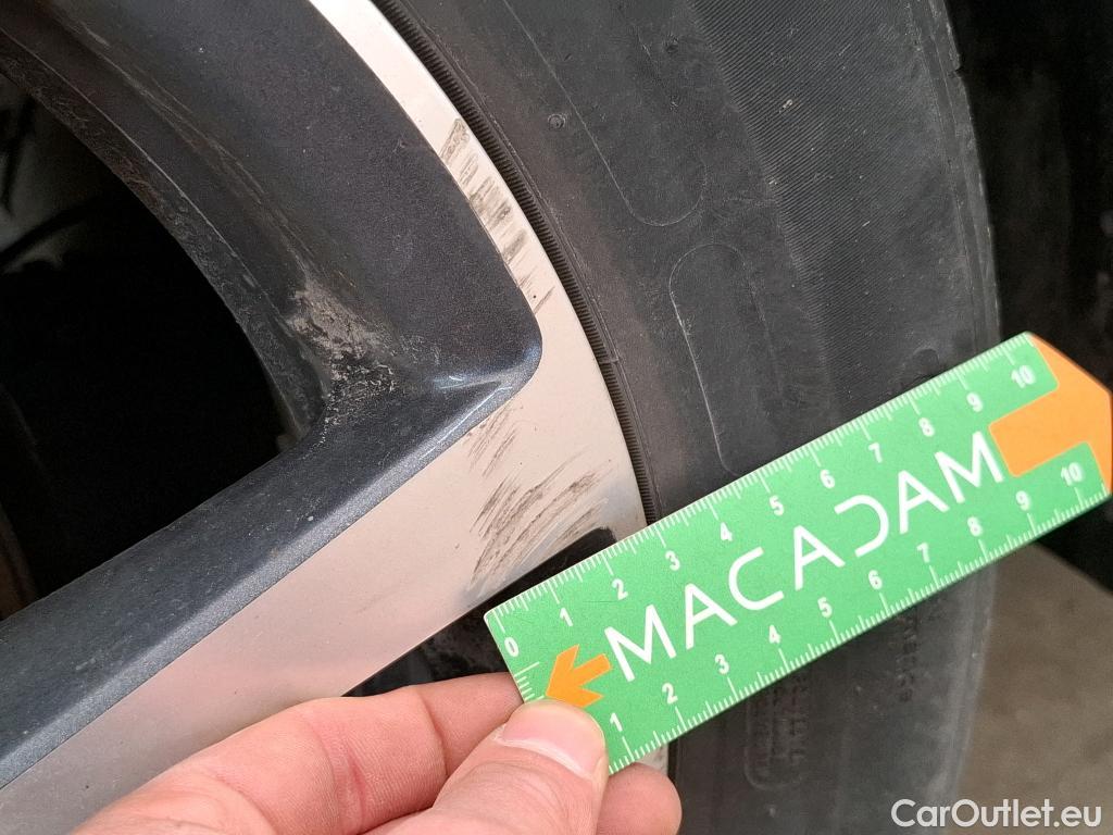  Peugeot  208  Allure Pack 1.2 PureTech 100CV BVA8 E6d #32