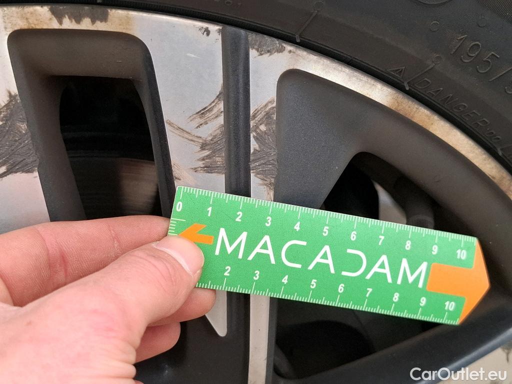  Peugeot  208  Allure Pack 1.2 PureTech 100CV BVA8 E6d #40