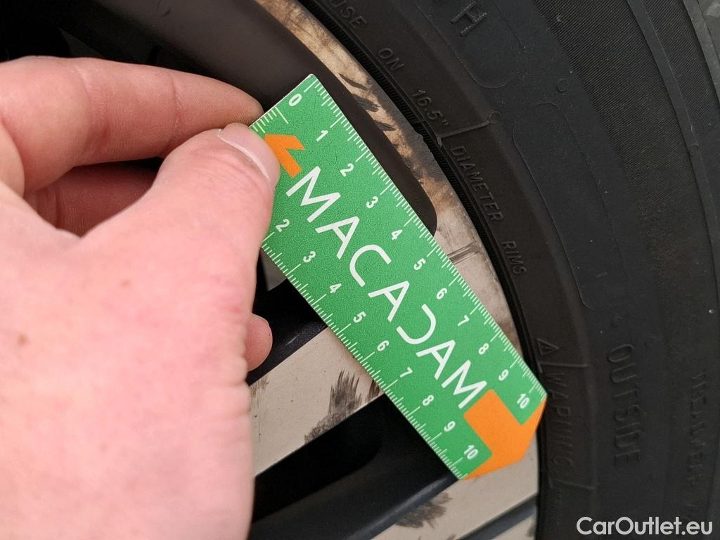  Peugeot  208  Allure Pack 1.2 PureTech 100CV BVA8 E6d #47