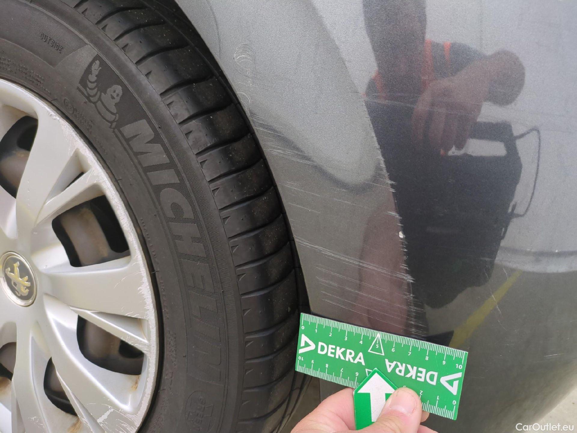  Peugeot  208  Active Business 1.6 HDi 100CV BVM5 E6 #39