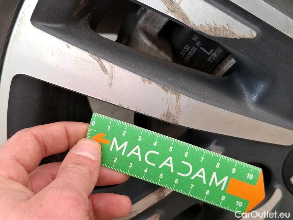  Peugeot  208  Allure Pack 1.2 PureTech 100CV BVA8 E6d #37