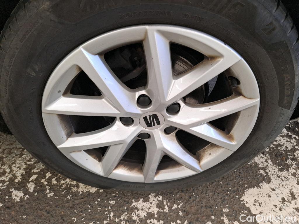  Seat  Leon SEAT  Sportstourer / 2020 / 5P / Break 2.0 TDI 150 DSG S&S Style Business #39