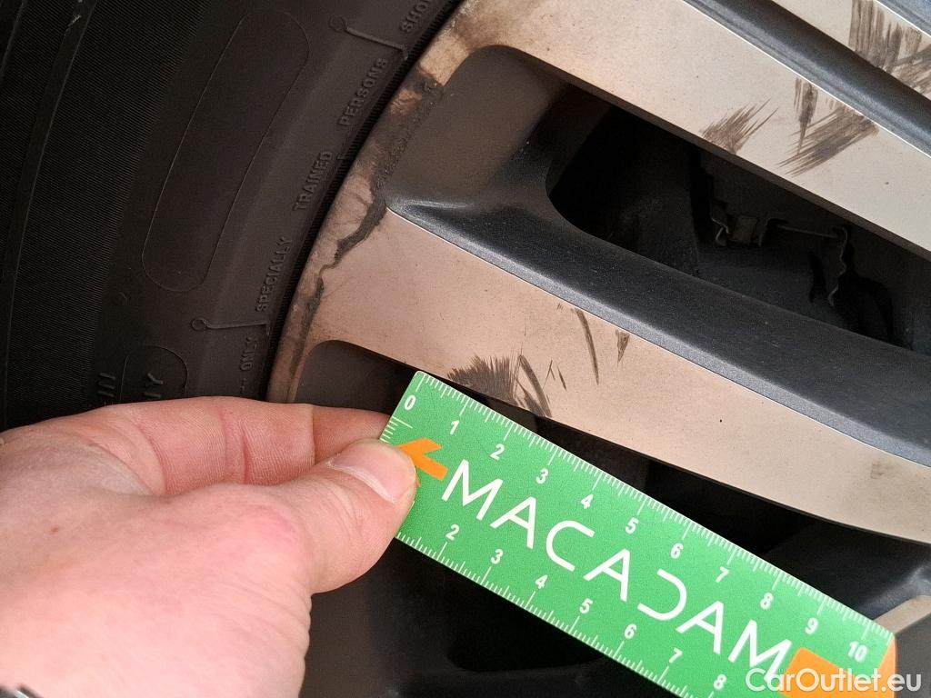  Peugeot  208  Allure Pack 1.2 PureTech 100CV BVA8 E6d #23