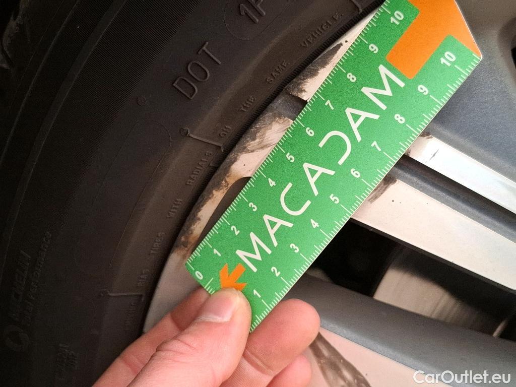  Peugeot  208  Allure Pack 1.2 PureTech 100CV BVA8 E6d #51