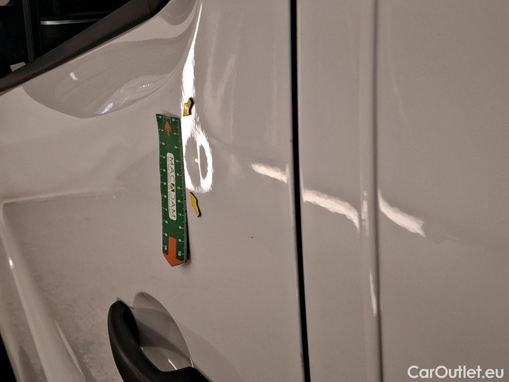  Renault  Trafic RENAULT  / 2021 / 4P / Fourgon tôlé FG GCF L2H1 3T Blue dCi 150 EDC #29