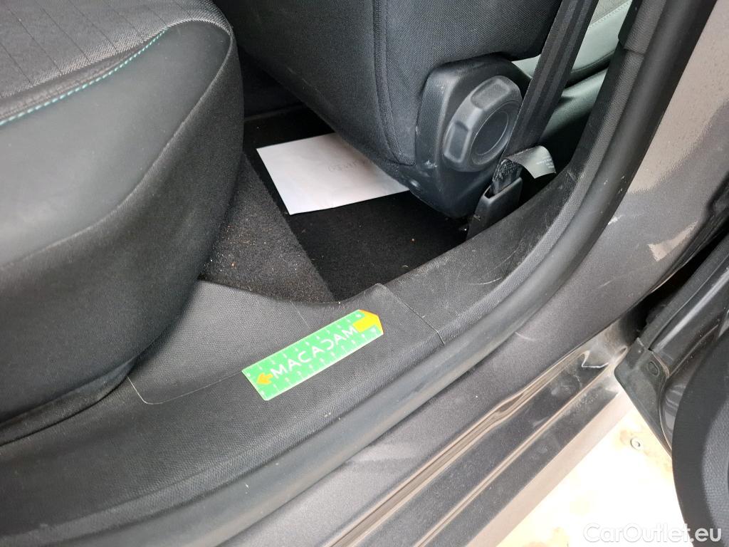  Peugeot  208  Allure Pack 1.2 PureTech 100CV BVA8 E6d #56