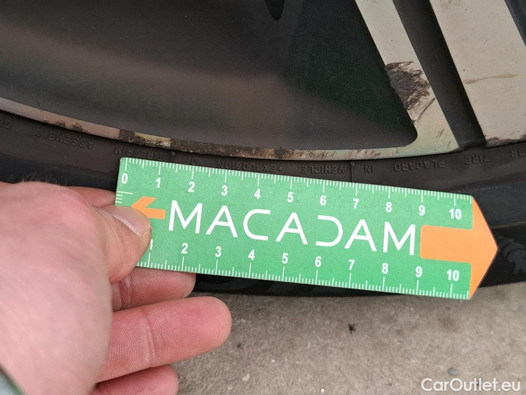  Peugeot  208  Allure Pack 1.2 PureTech 100CV BVA8 E6d #48