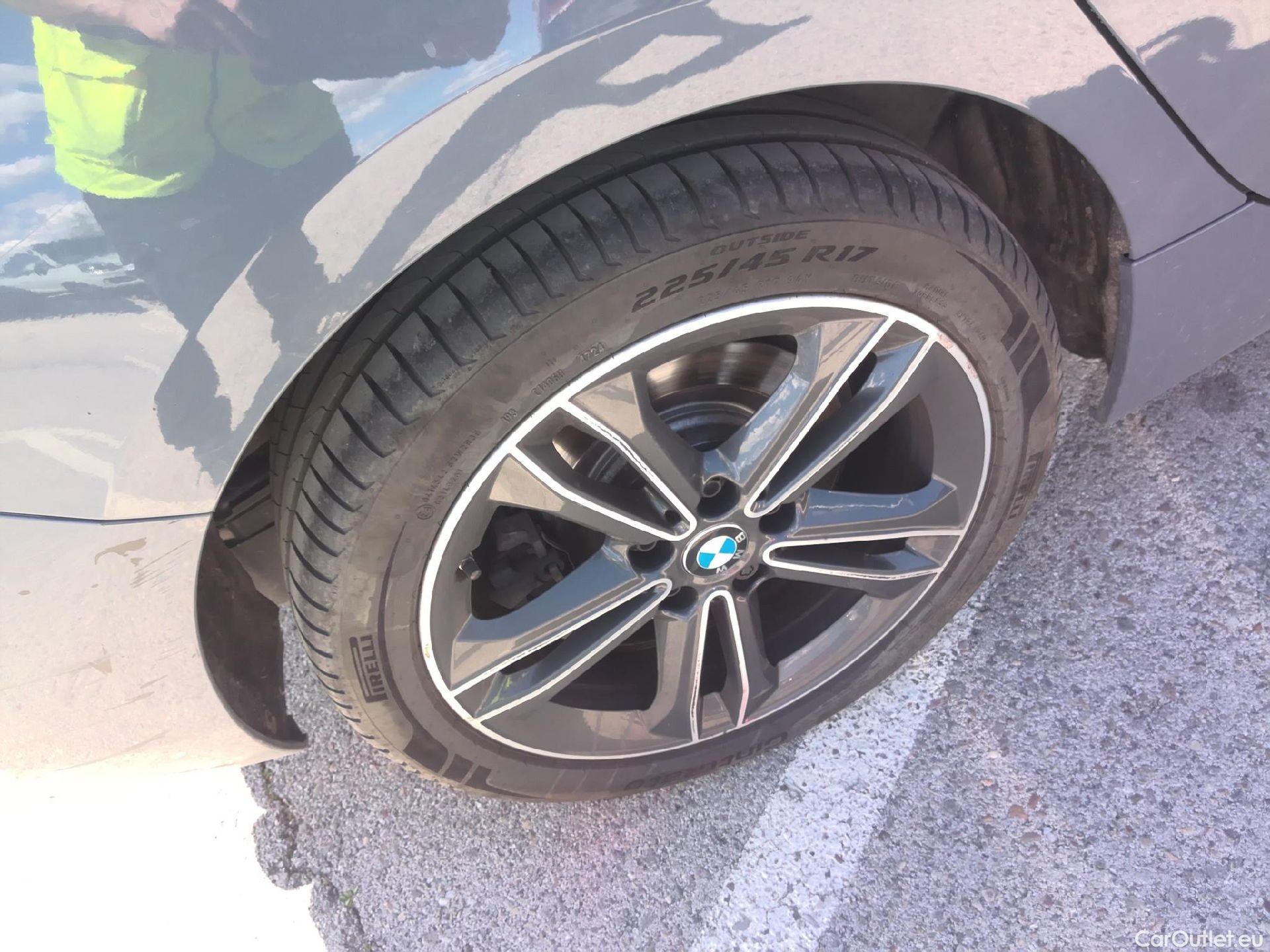  Bmw  Serie 1 BMW  / 2019 / 5P / berlina con portón 120d #27