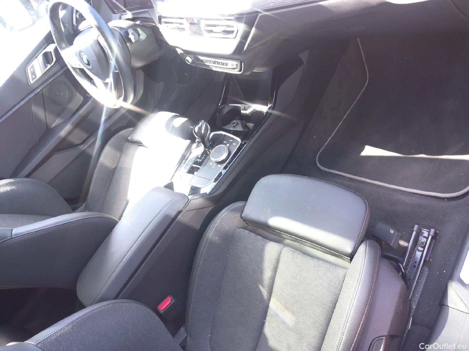  Bmw  Serie 1 BMW  / 2019 / 5P / berlina con portón 120d #3