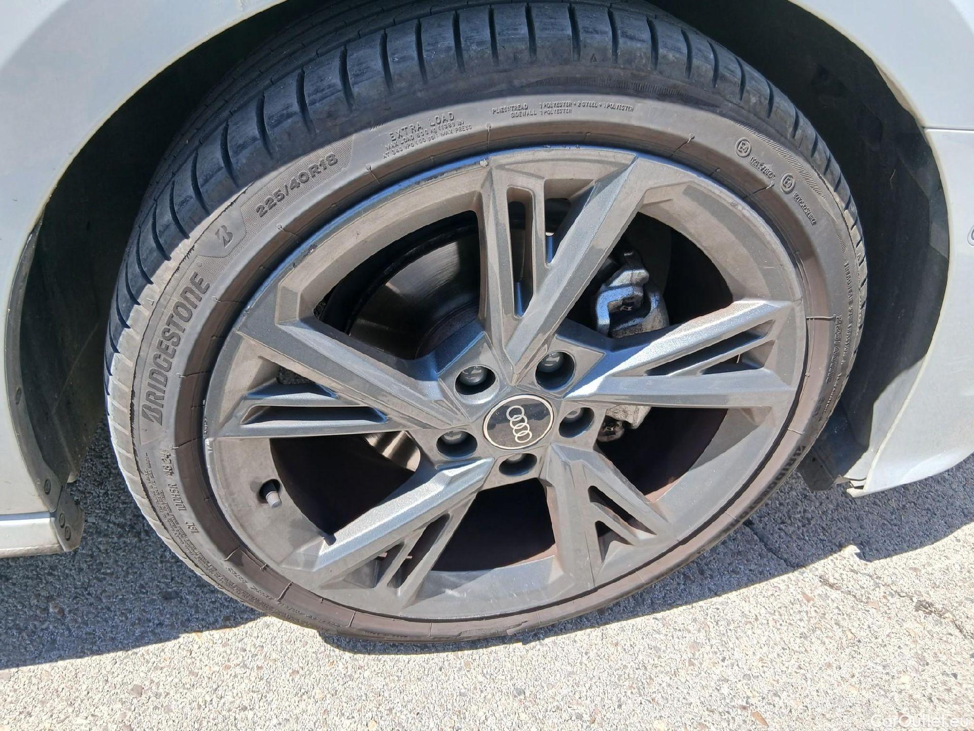  Audi  A3 AUDI  / 2020 / 5P / berlina con portón Sportback S line 35 TFSI 110kW S tronic #26