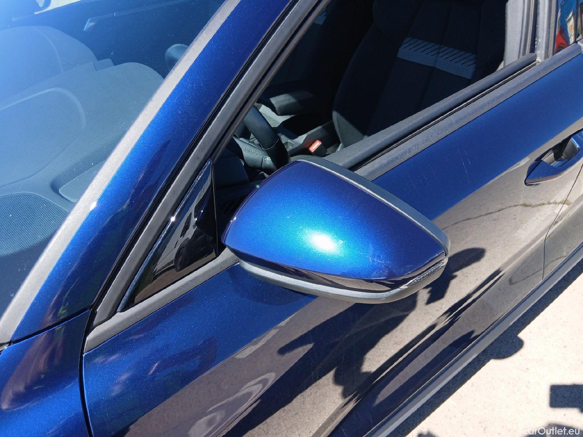  Audi  A3 AUDI  / 2020 / 5P / berlina con portón Sportback S line 30 TDI 85kW (116CV) #10