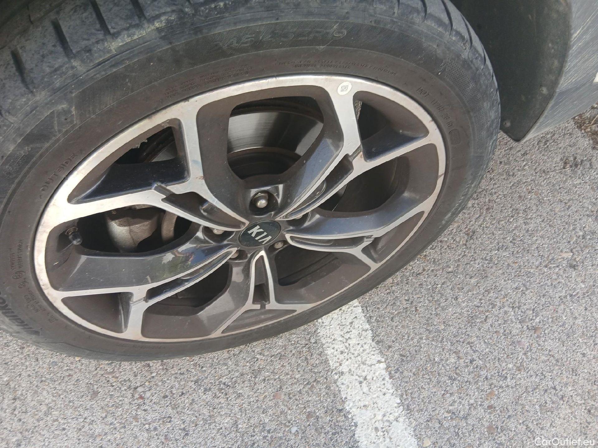  KIA  Sportage KIA  / 2018 / 5P / todoterreno 1.6 MHEV GT Line Essential 115CV 4x2 #18