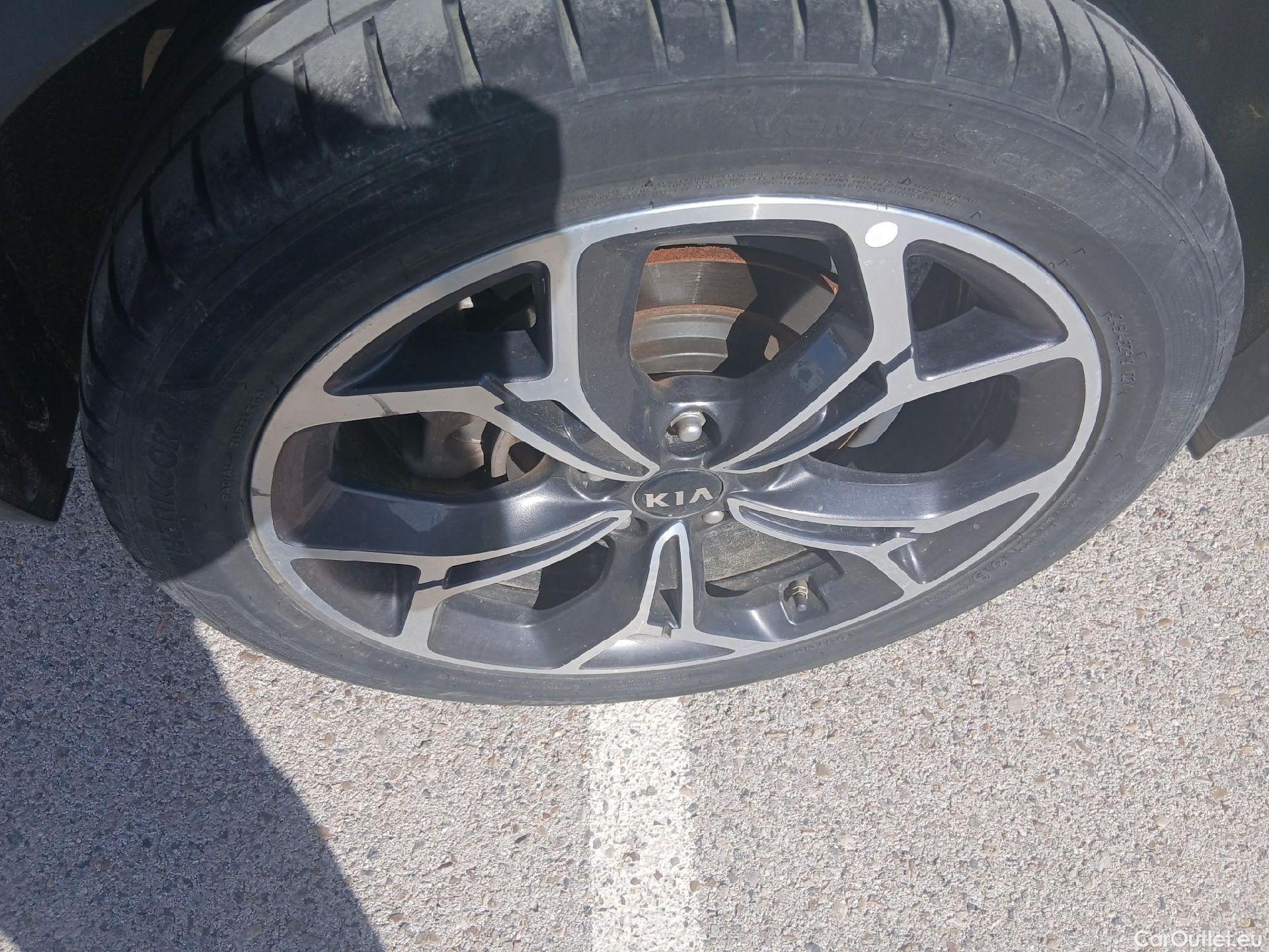  KIA  Sportage KIA  / 2018 / 5P / todoterreno 1.6 MHEV GT Line Essential 115CV 4x2 #26