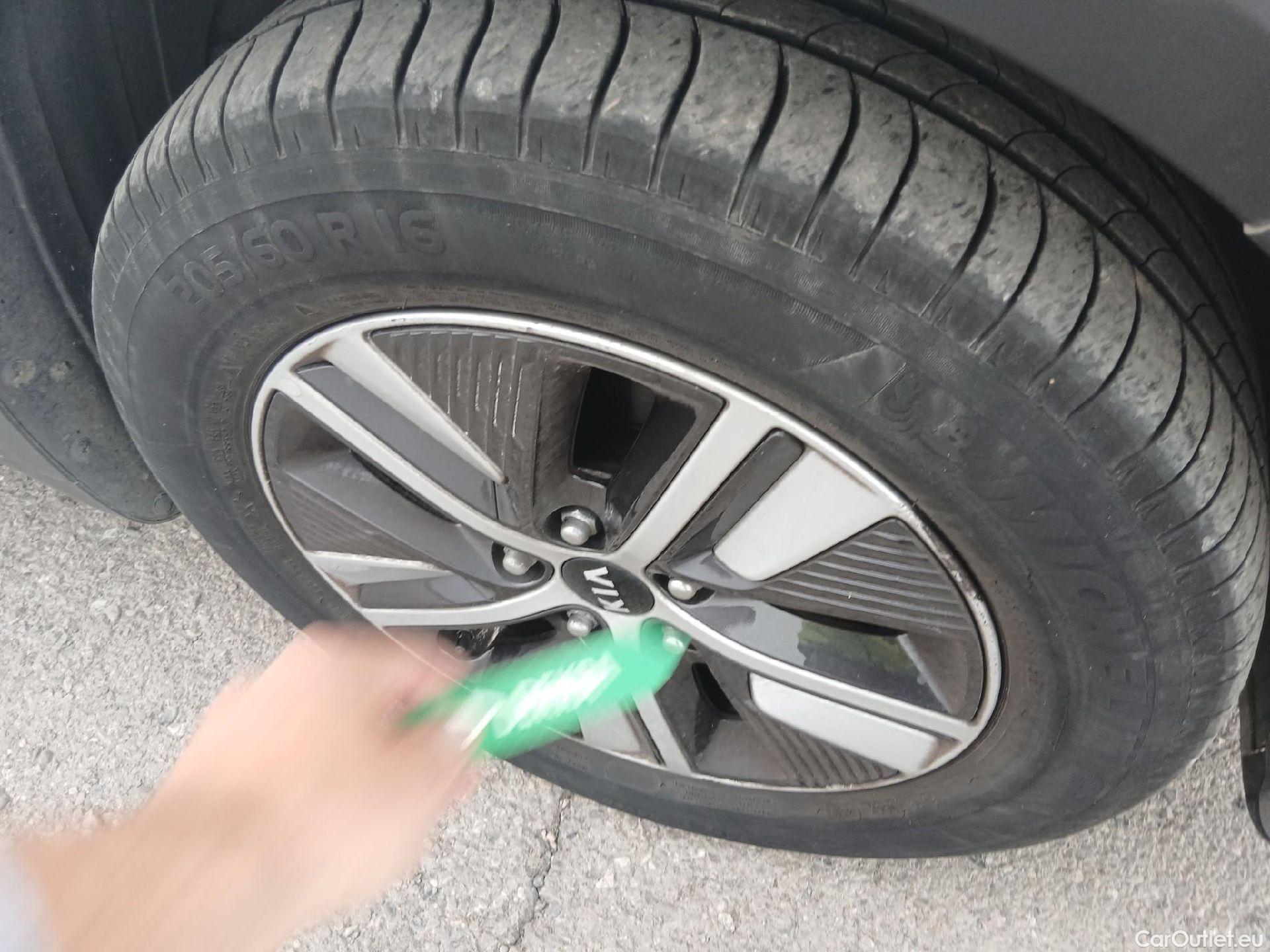  KIA  Niro KIA  / 2019 / 5P / crossover 1.6 GDi HEV 104kW (141CV) Drive #24