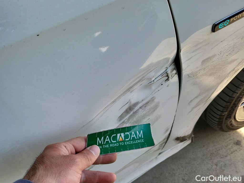  Mercedes  A-Klasse MERCEDES-BENZ Clase A / 2018 / 4P / sedán Sedán A 250 e #4