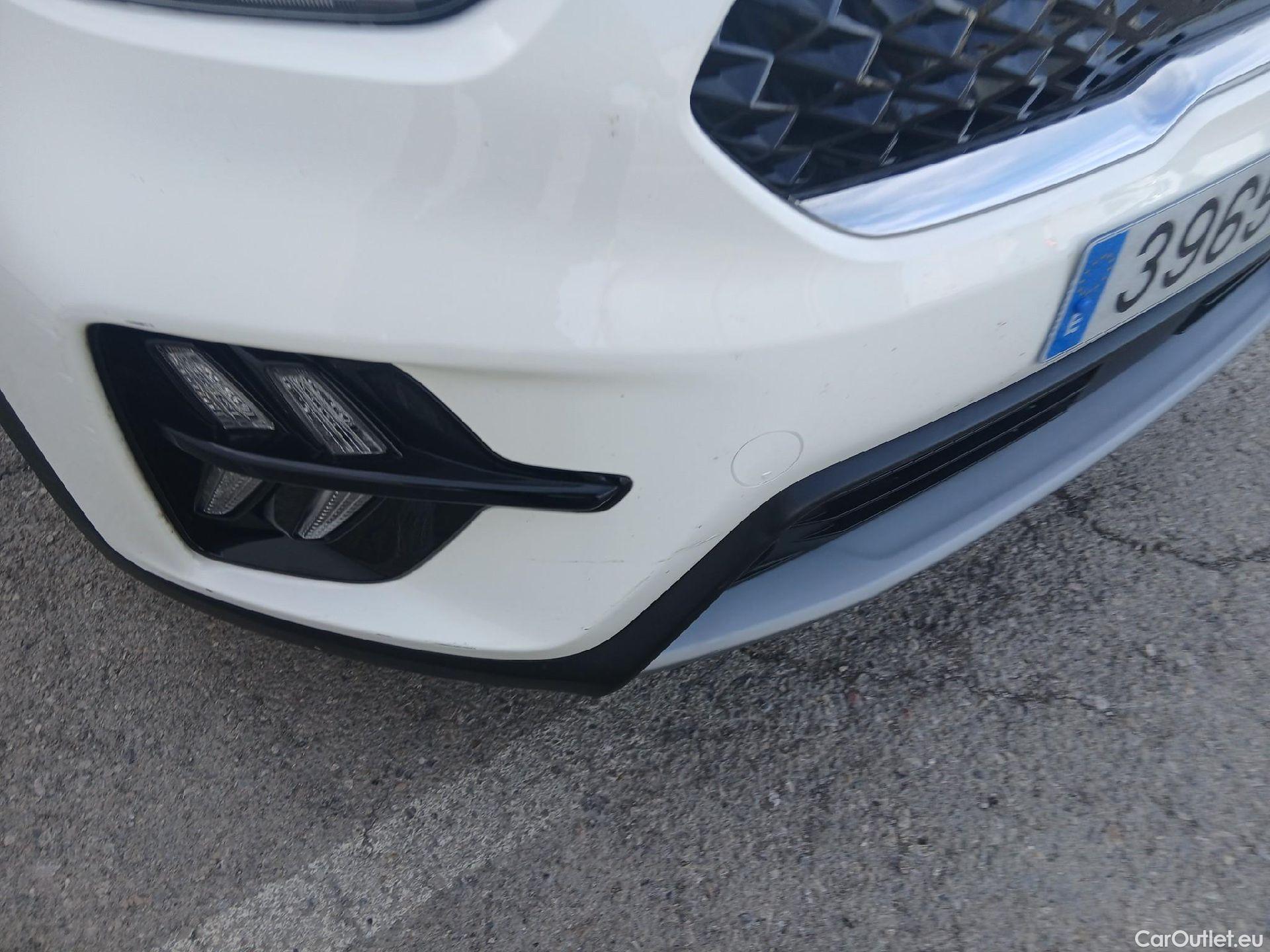  KIA  Niro KIA  / 2019 / 5P / crossover 1.6 GDi HEV 104kW (141CV) Drive #1