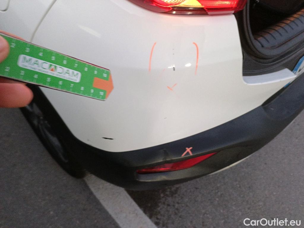  KIA  STONIC KIA  / 2017 / 5P / todoterreno 1.0 T-GDi 88kW (120CV) MHEV iMT Drive #19