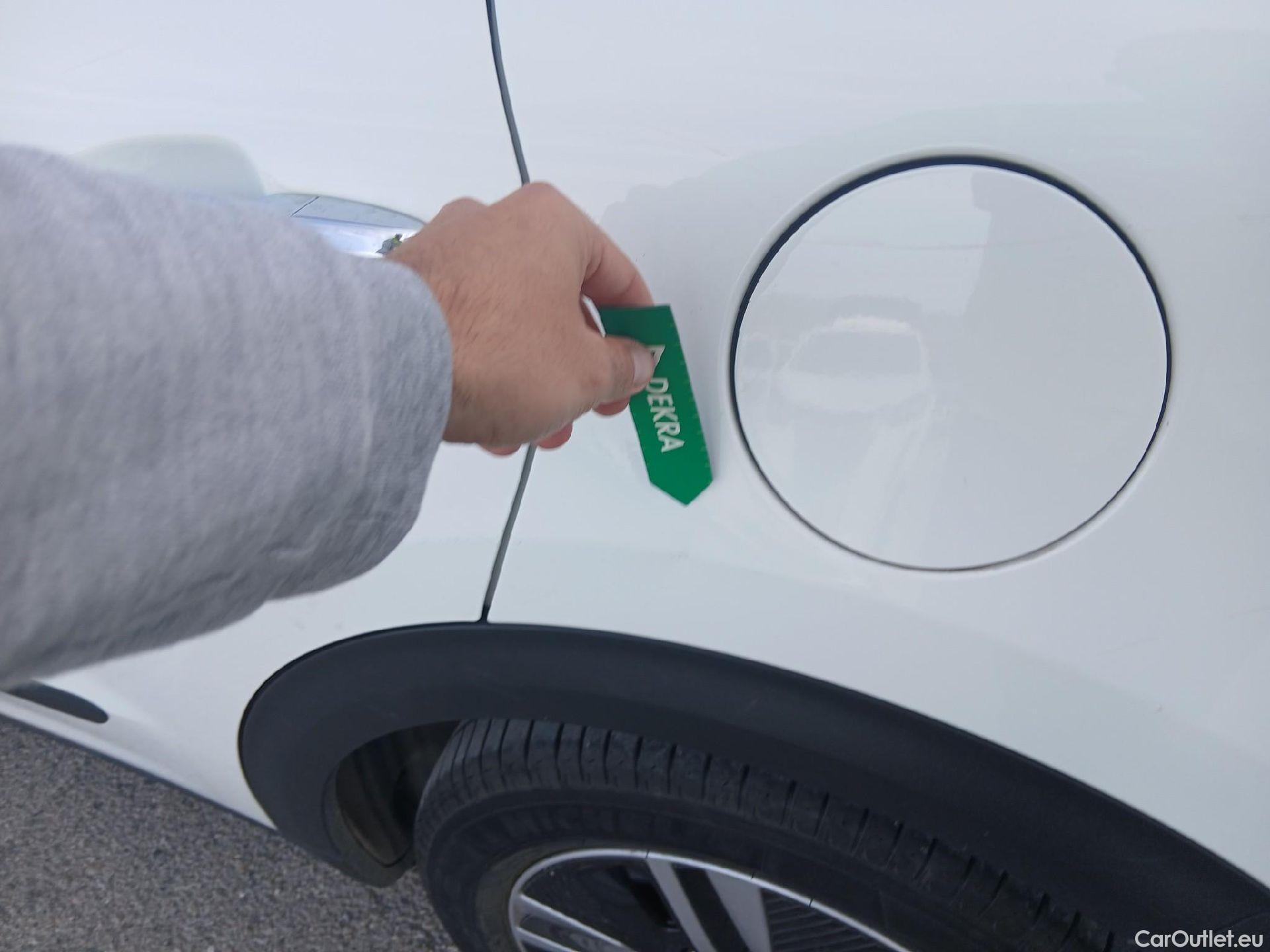  KIA  Niro KIA  / 2019 / 5P / crossover 1.6 GDi HEV 104kW (141CV) Drive #16