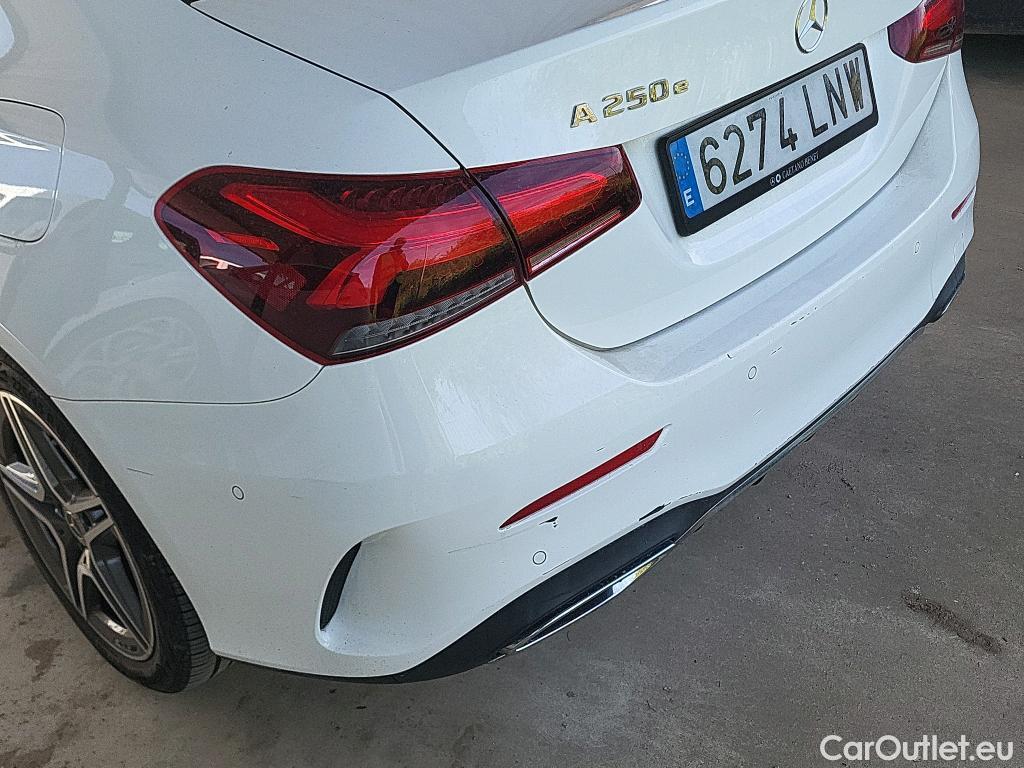  Mercedes  A-Klasse MERCEDES-BENZ Clase A / 2018 / 4P / sedán Sedán A 250 e #28