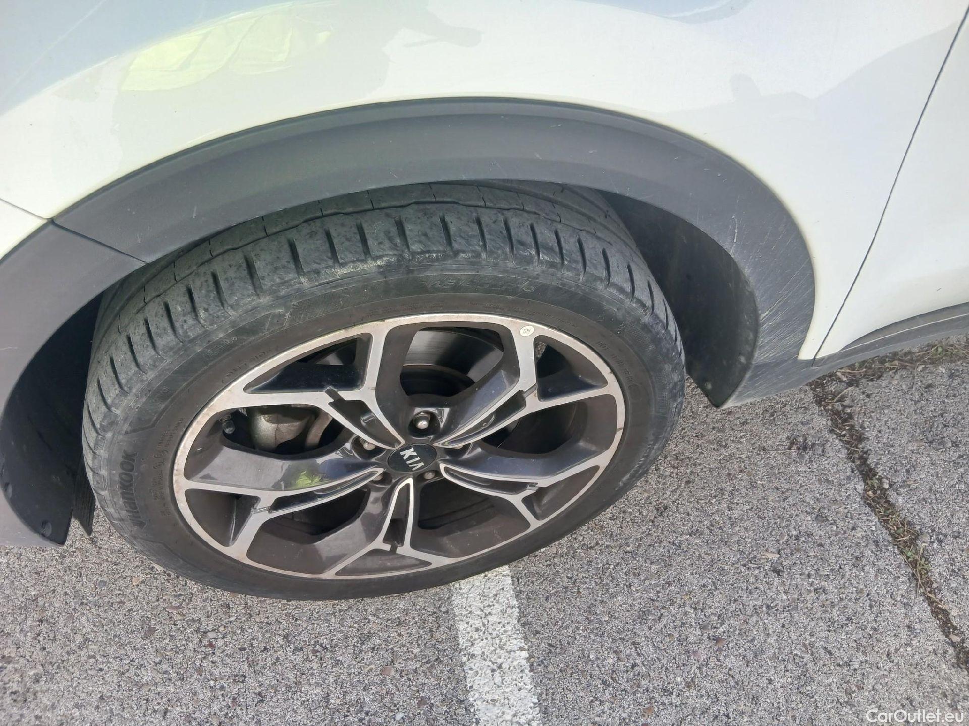  KIA  Sportage KIA  / 2018 / 5P / todoterreno 1.6 MHEV GT Line Essential 115CV 4x2 #3