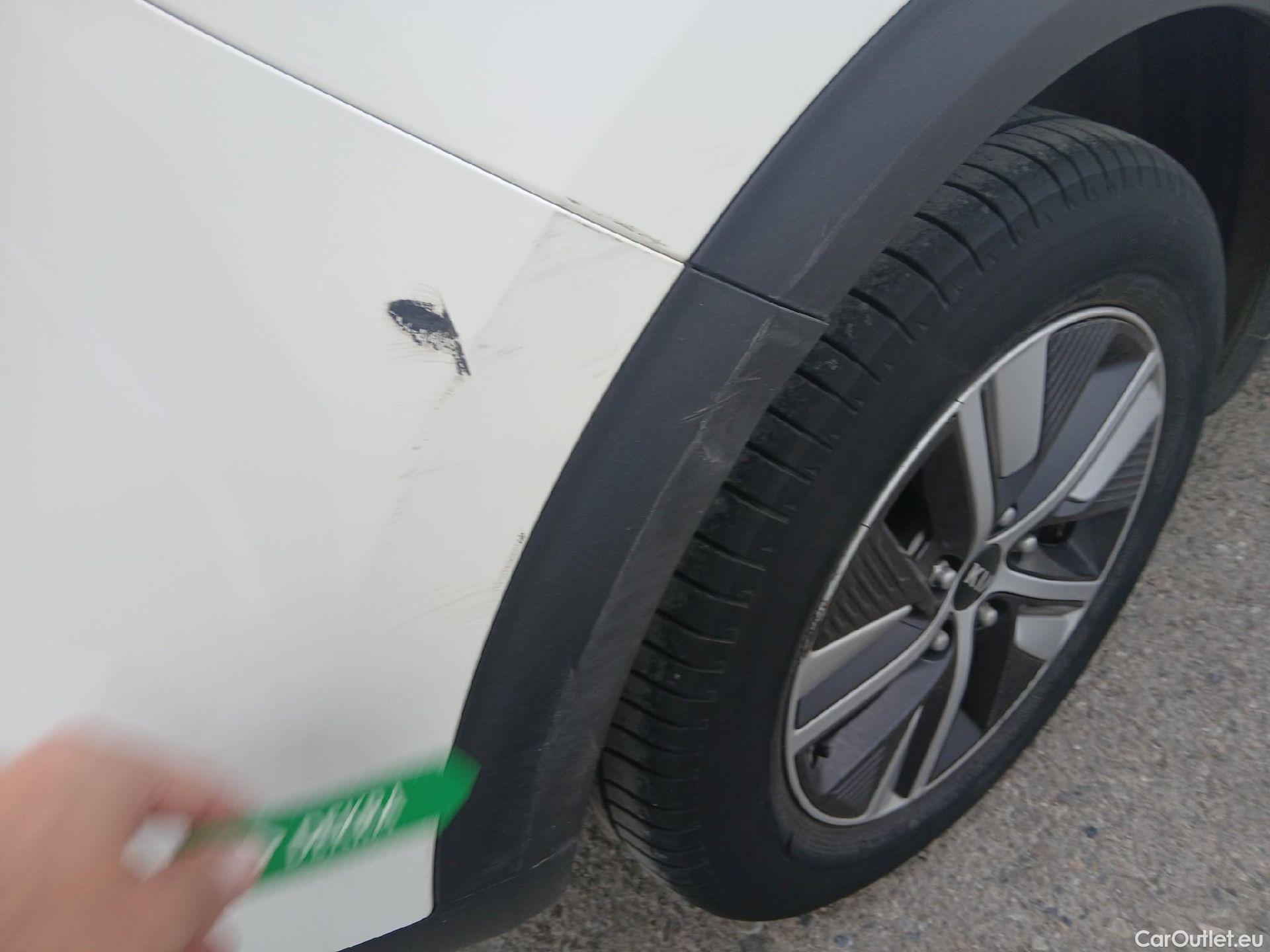  KIA  Niro KIA  / 2019 / 5P / crossover 1.6 GDi HEV 104kW (141CV) Drive #19