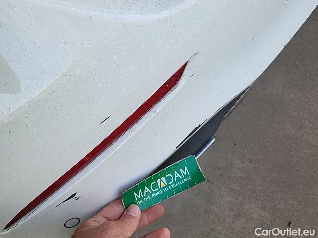  Mercedes  A-Klasse MERCEDES-BENZ Clase A / 2018 / 4P / sedán Sedán A 250 e #29