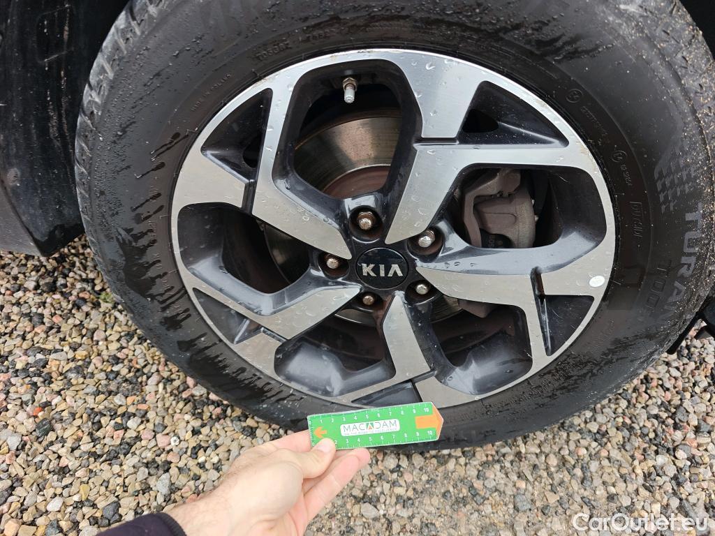  KIA  Sportage KIA  1.6MHEV Drive 100kW(136CV) 4x2(Crist Tintados) #21