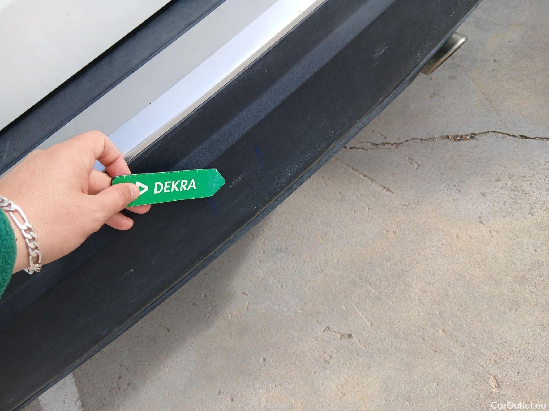  Peugeot  2008 PEUGEOT  / 2019 / 5P / todoterreno Active BlueHDI 81kW (110CV) #21