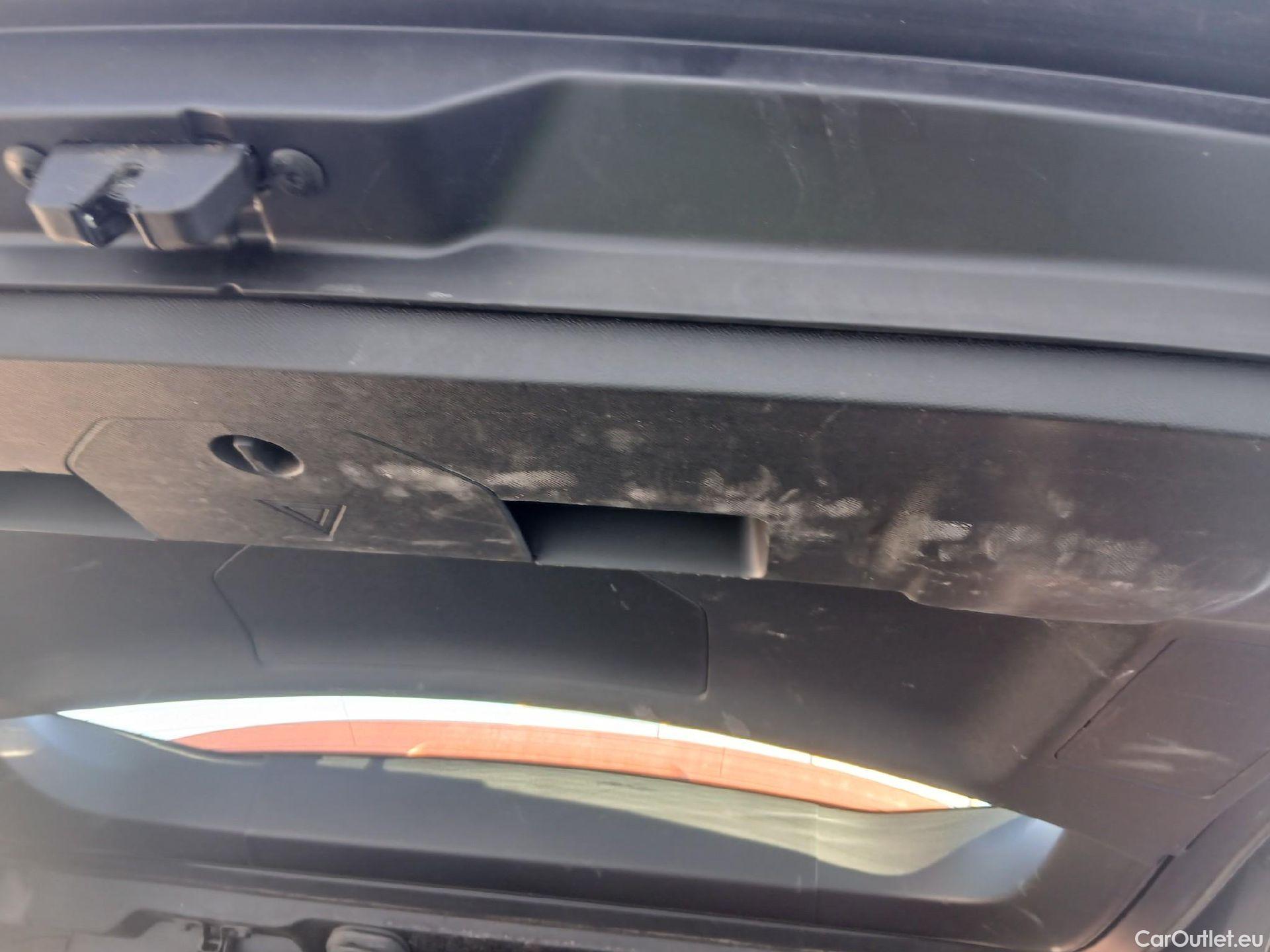  Peugeot  5008 PEUGEOT  / 2020 / 5P / todoterreno 1.5 BlueHDi 96kW S&S Active Pack EAT8 #35