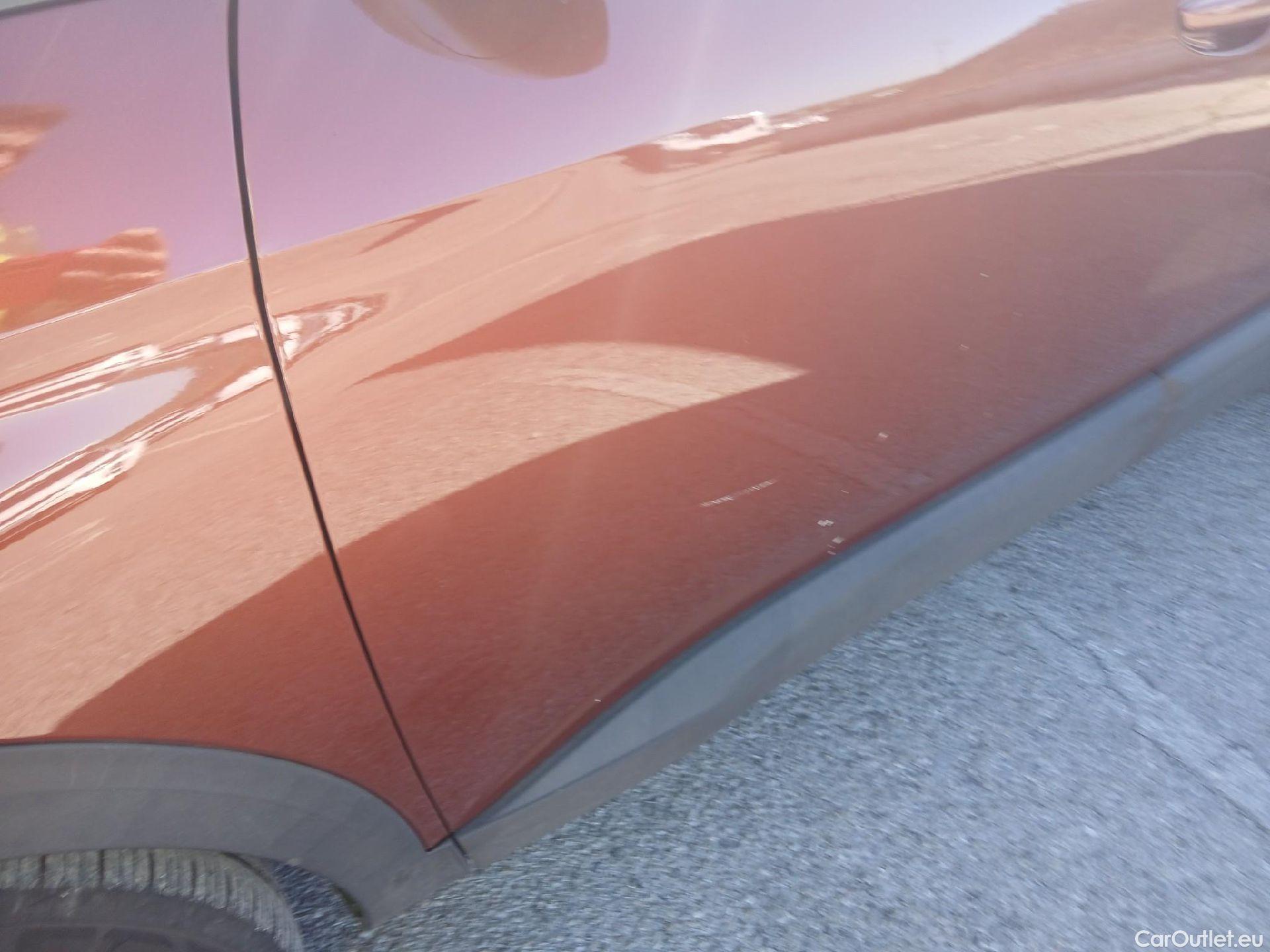  Peugeot  5008 PEUGEOT  / 2020 / 5P / todoterreno 1.5 BlueHDi 96kW S&S Active Pack EAT8 #9