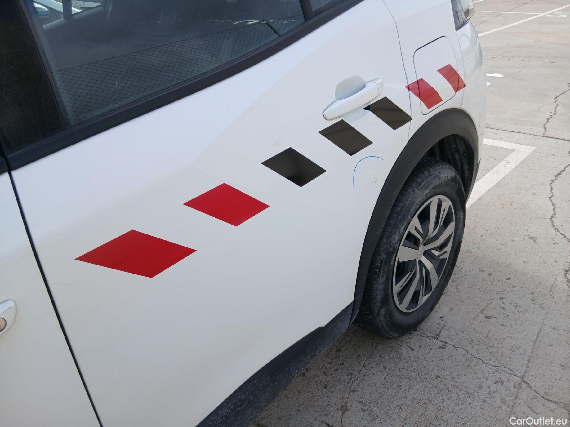  Peugeot  2008 PEUGEOT  / 2019 / 5P / todoterreno Active BlueHDI 81kW (110CV) #15