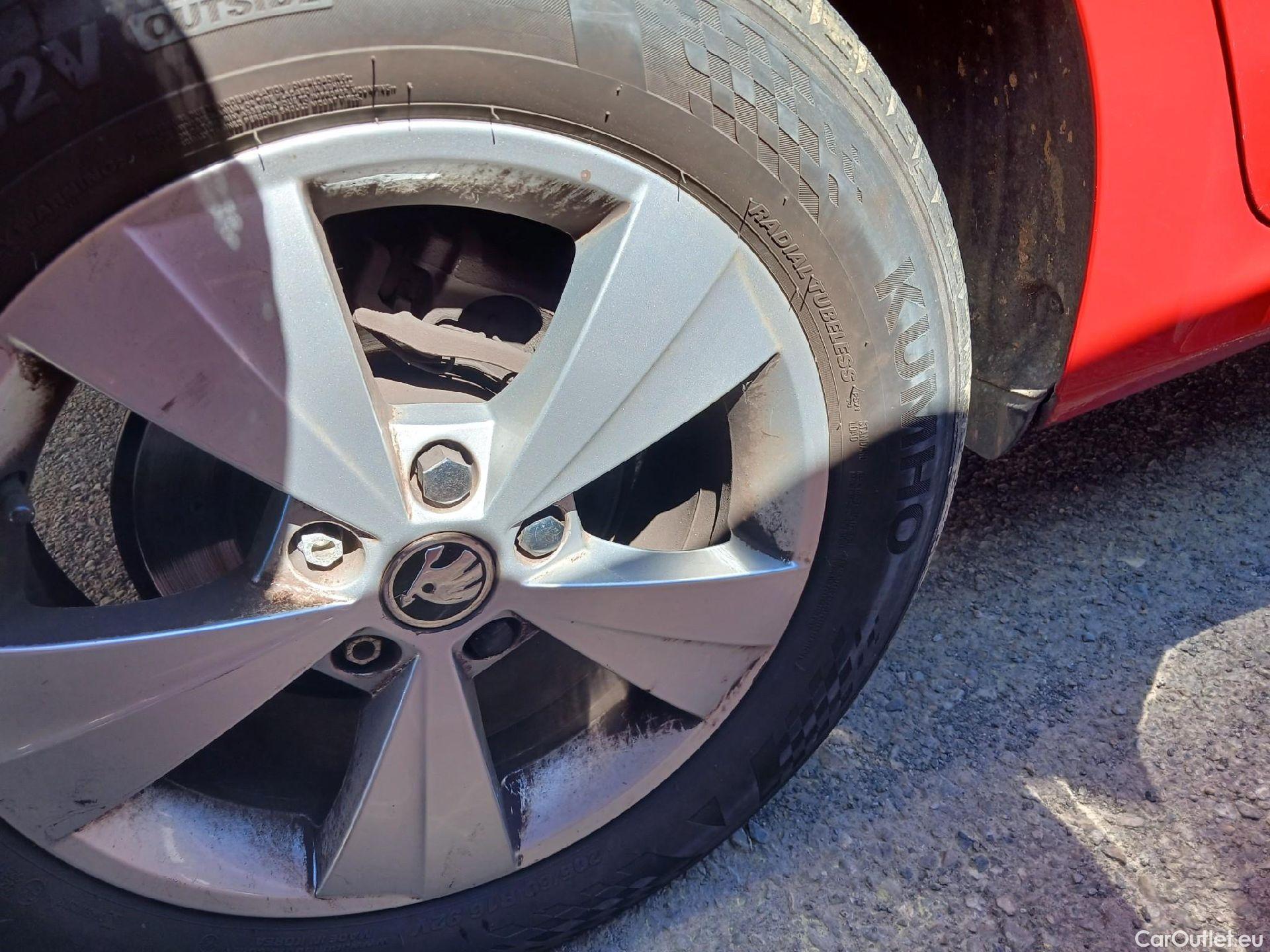  Skoda  Octavia SKODA  / 2020 / 5P / berlina con portón 2.0 TDI 85kW (115 CV) Manual Ambition #28