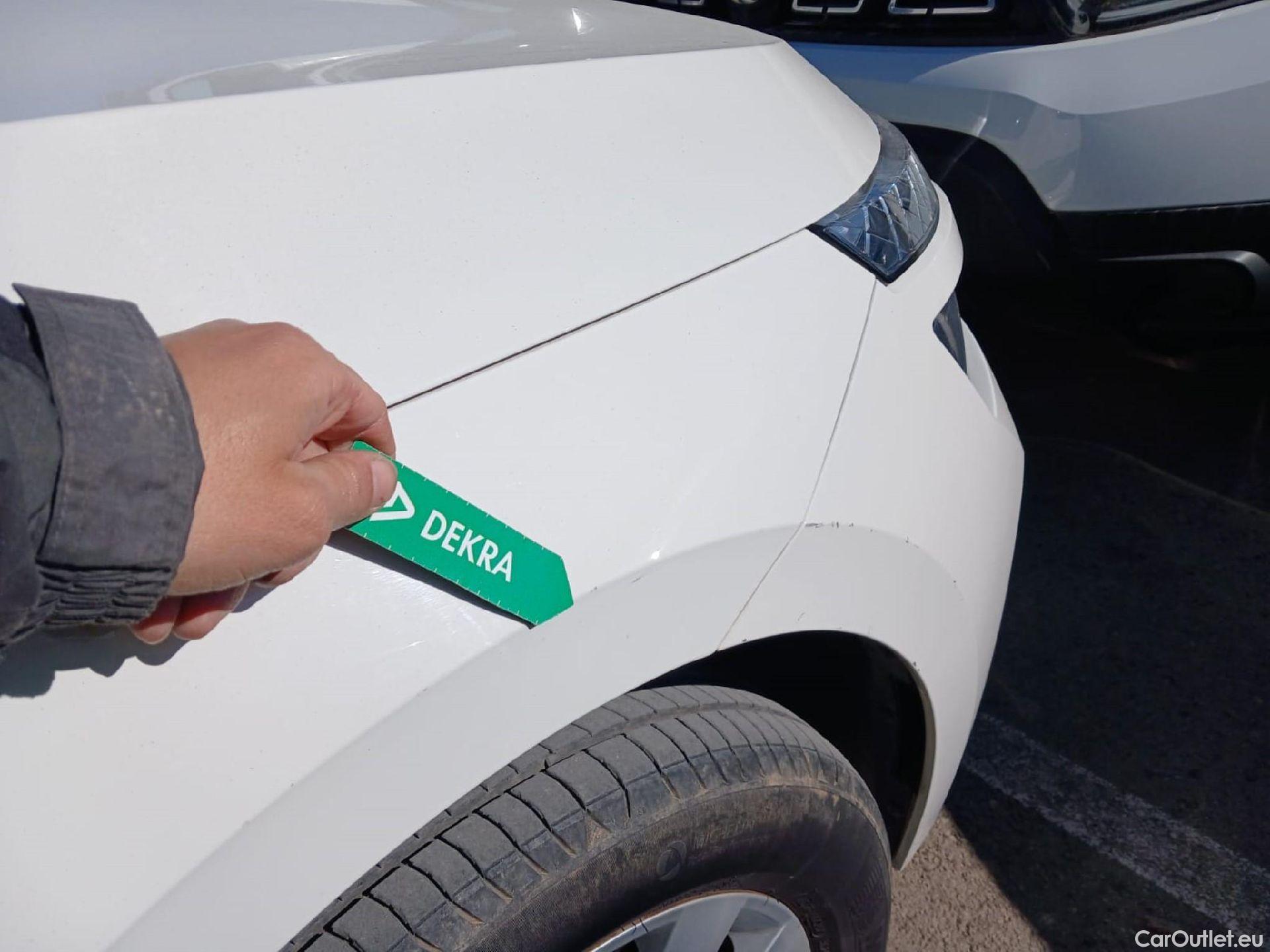  Skoda  KAMIQ SKODA  1.0 TSI 81kW (110CV) DSG Ambition (CX) #14